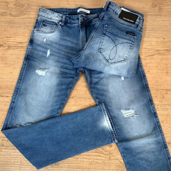 Calça Jeans Calvin Klein DFC – Denim Azul Escuro com Corte Skinny Premium - Image 2