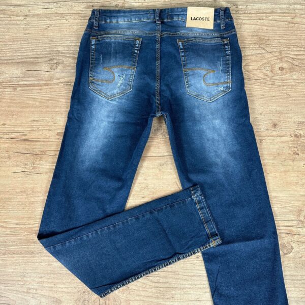 Calça Jeans Lacoste – Design Urbano e Conforto que Impressiona - Image 6