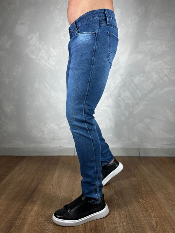 Calça Jeans Lacoste | Estilo Urbano e Conforto Premium - Image 2