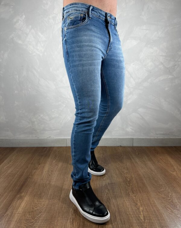 Calça Jeans LCT DFC | Estilo Urbano e Conforto com Toque Premium - Image 2