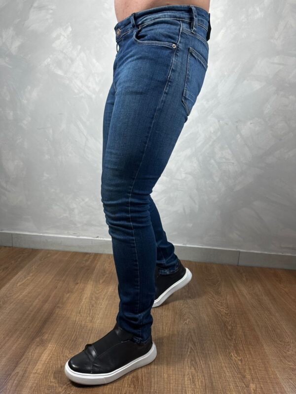 Calça Jeans Tommy Hilfiger DFC | Estilo Exclusivo e Conforto Premium - Image 3