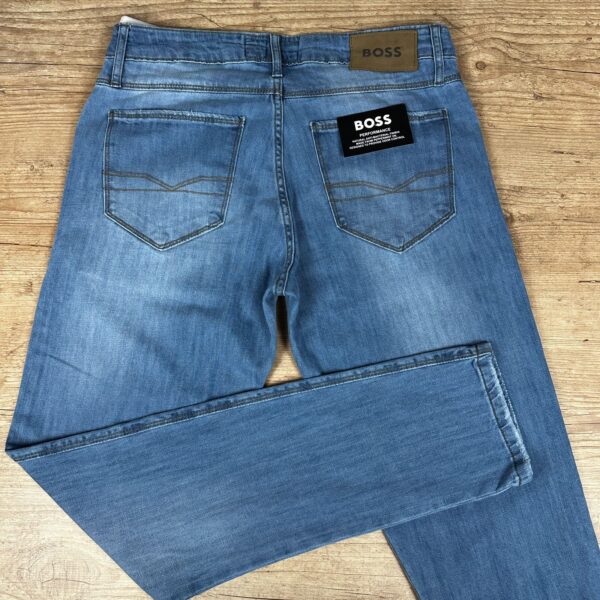 Elegância e Conforto: Calça Jeans Hugo Boss DFC Pronta pra Você - Image 3