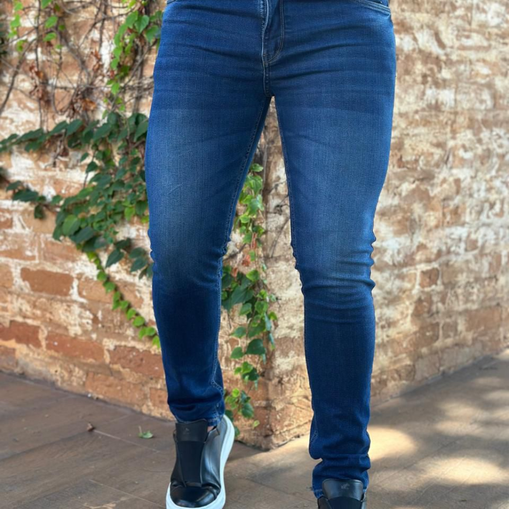 Calça Jeans Armani DFC | Elegância e Conforto em Denim de Luxo