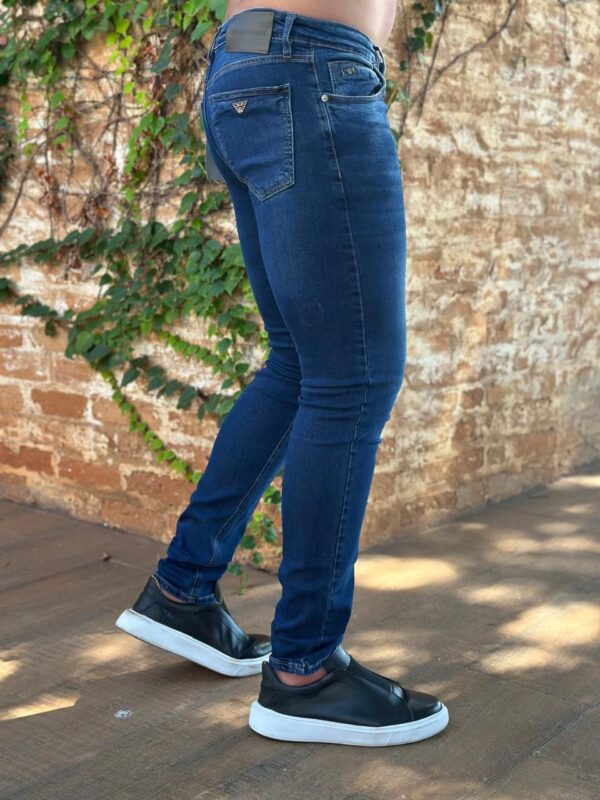 Calça Jeans Armani DFC | Elegância e Conforto em Denim de Luxo - Image 2