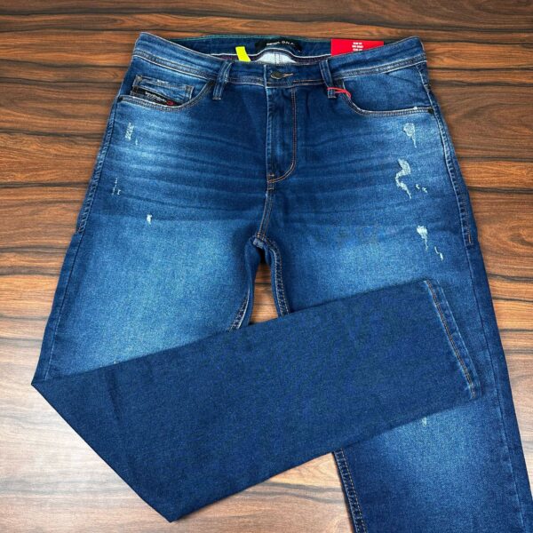 Calça Diesel DFC Skinny | Estilo Agressivo e Conforto com Elastano - Image 2