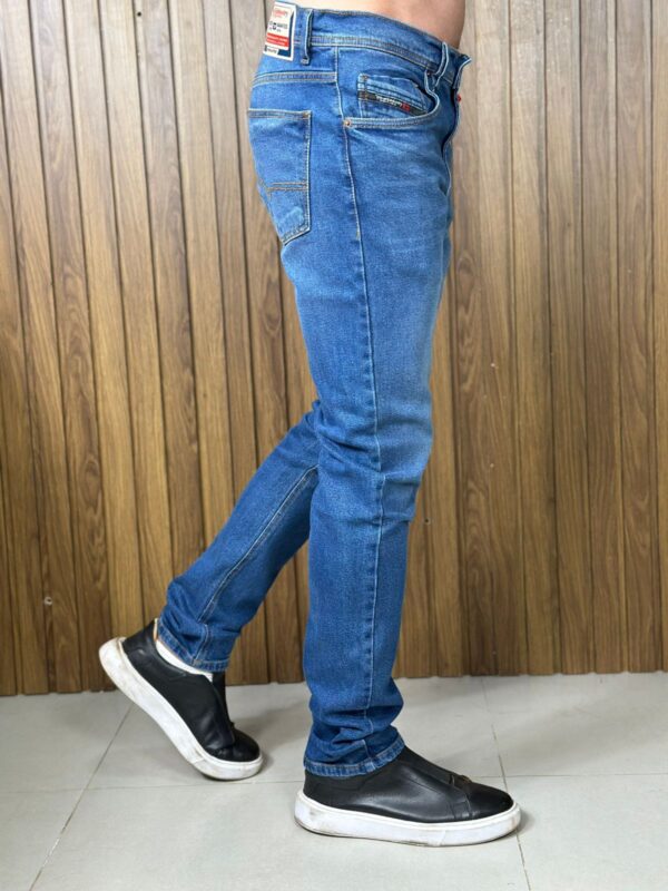 Calça Jeans Diesel DFC | Estilo Agressivo & Atitude Sem Limites! - Image 2