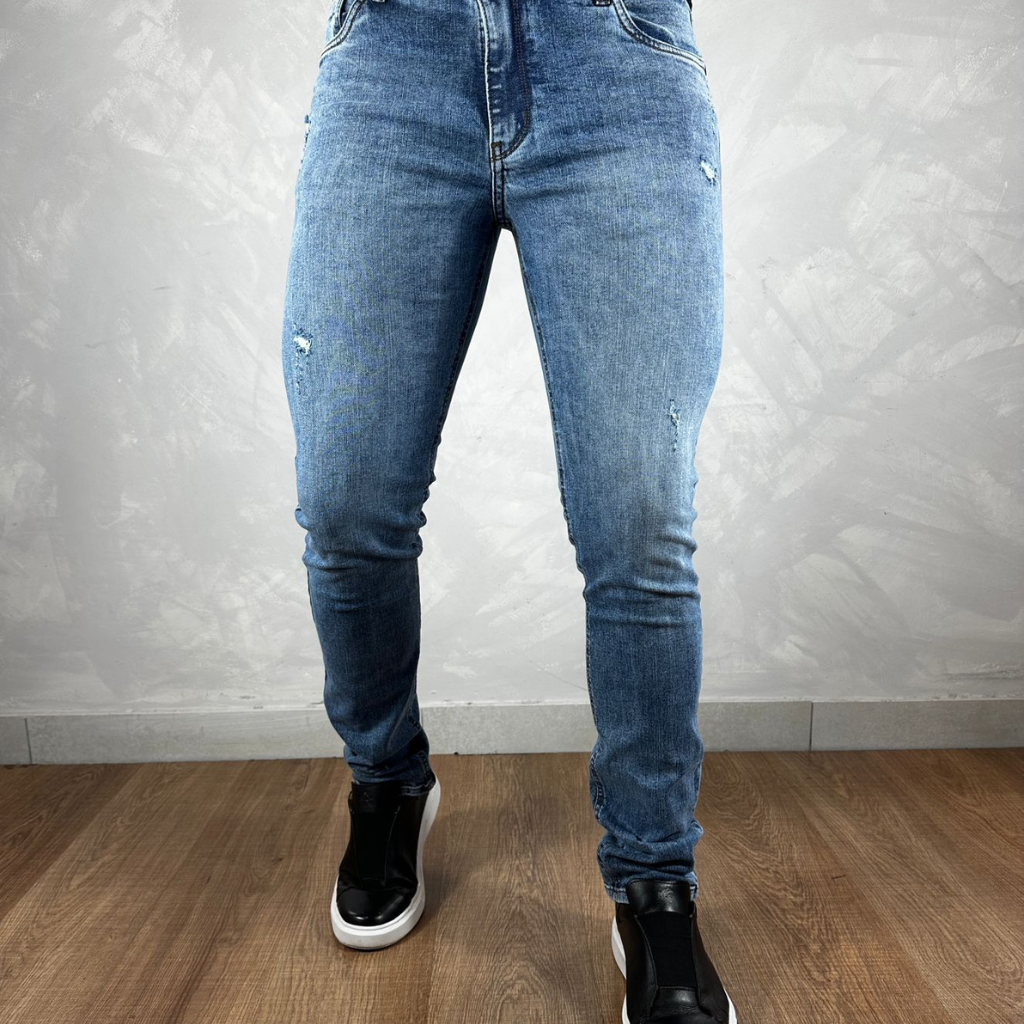 Calça Jeans Masculina Lacoste – Estilo e Conforto por Menos